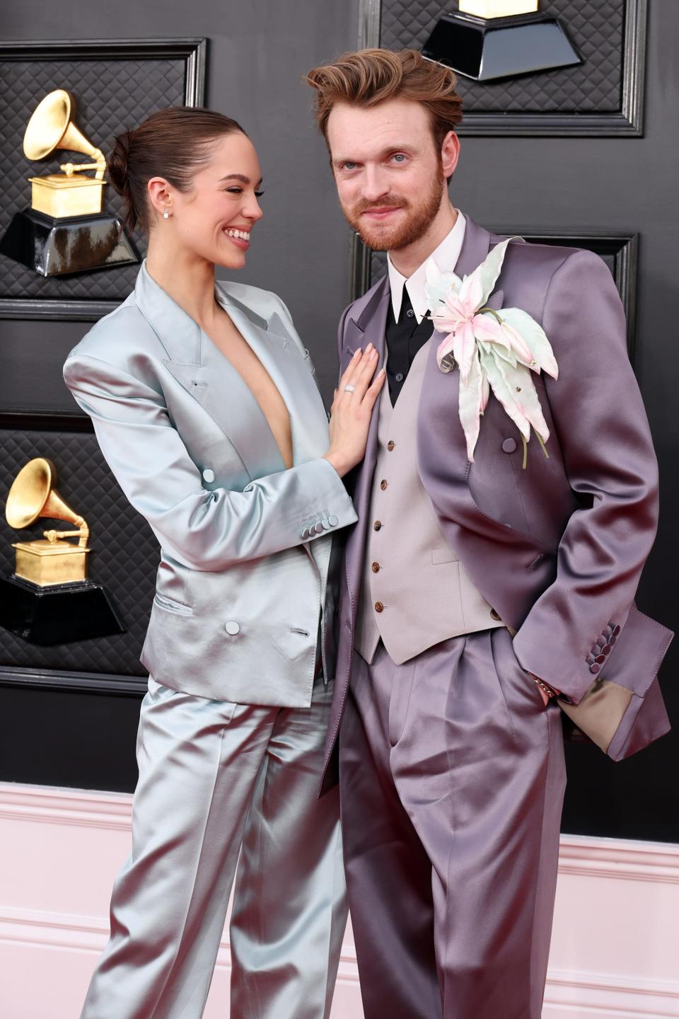 finneas and claudia sulewski attend the 2022 grammys