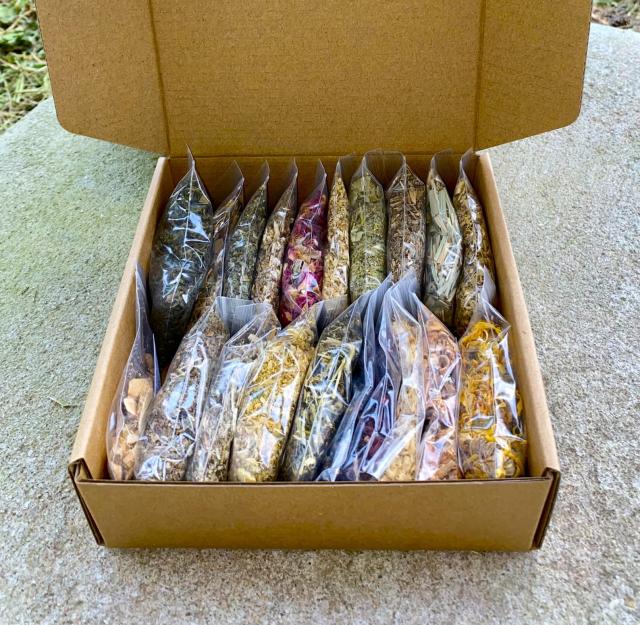 Beginner Witches Herb Kit, Witches 12 Starter Herb Kit, Witchcraft Supply,  Wicca, Pagan, Spell Supplies, Herb Kit, Magic Herbs, Dried Herbs 