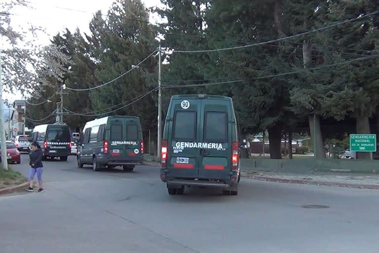 Llegaron efectivos de las fuerzas federales a Bariloche y El Bolsón