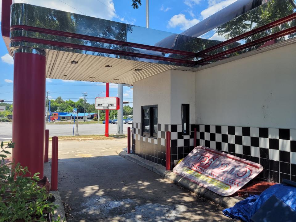 A former Checkers restaurant at the corner of Barrancas Avenue and Navy Boulevard. Commissioner Mike Kohler is pushing for property owners to clean up trash, overgrowth and derelict buildings and vehicles along South Navy Boulevard.