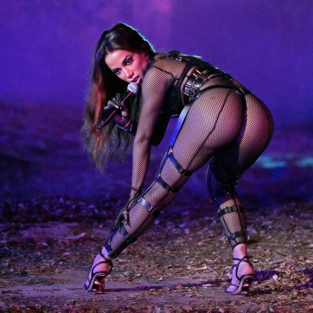 Butt-revealing leggings from Rihanna's Savage X Fenty go viral