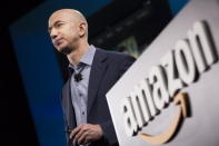 <p>3 Amazon – Sul podio, e a un passo dalla Mela morsicata, c’è Amazon, con l’azienda di Jeff Bezos che chiude l’anno con un valore di 98,8 miliardi di euro. Questo significa, rispetto a 12 mesi fa, un boom di +53%. </p>