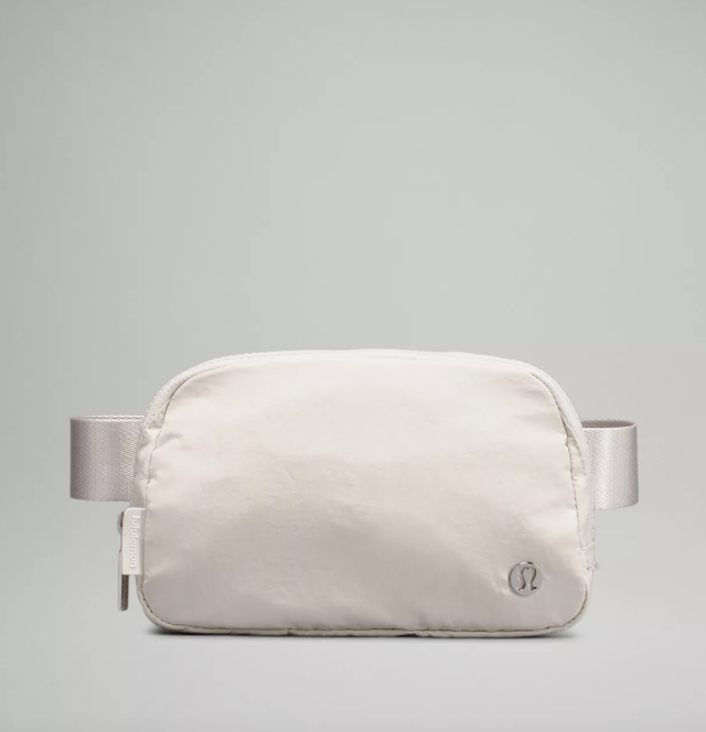 Lululemon Everywhere Belt Bag - Shop TikTok Famous Lululemon Everywhere Belt  Bag