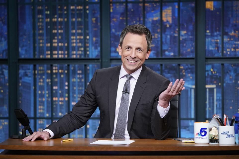 32) Seth Meyers delivered sandwiches.