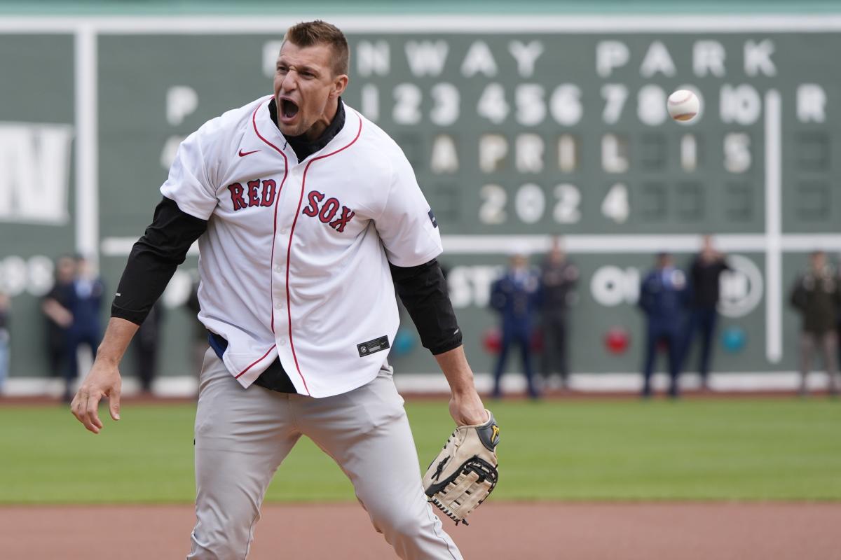 Rob Gronkowski threw a typical Gronk-style first pitch before the Red Sox Patriots’ Day game.