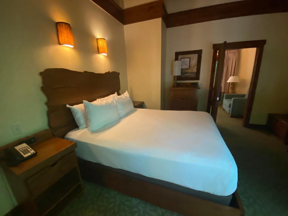 main bedroom in treehouse villa at saratoga springs resort