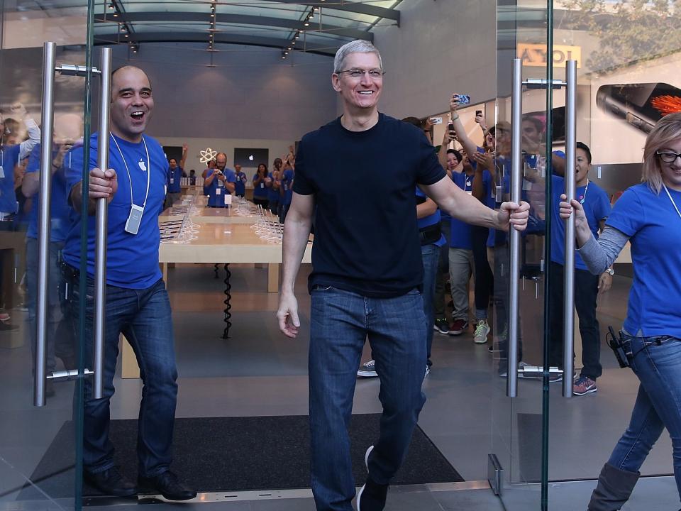 Tim Cook Apple Store