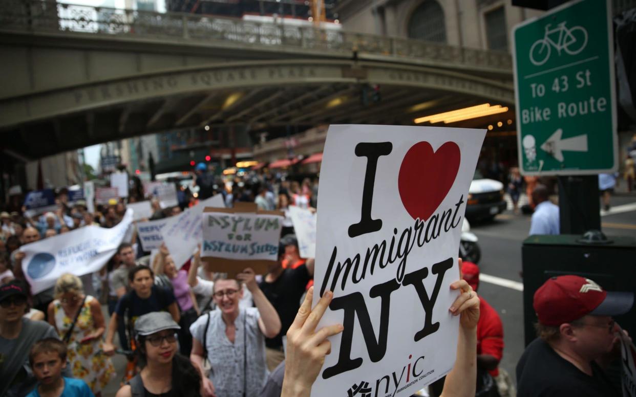 Demonstrations against Donald Trump's zero tolerance immigration policy were held in new York on Wednesday - Anadolu