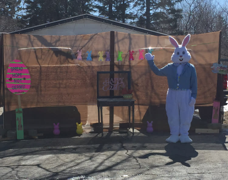 Michael Sandlin dressed as the Easter Bunny in front of his Minnesota home (Photo: Destini Sandlin)