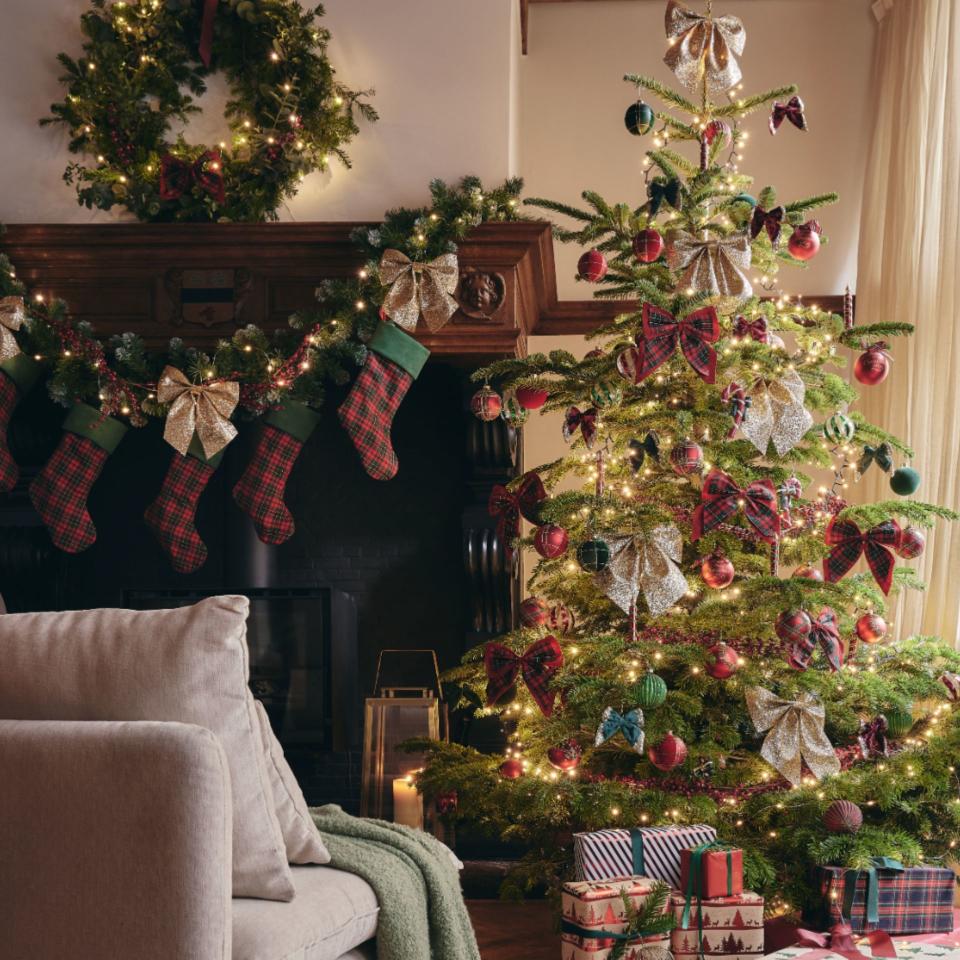 Sapin de Noël décoration traditionnelle