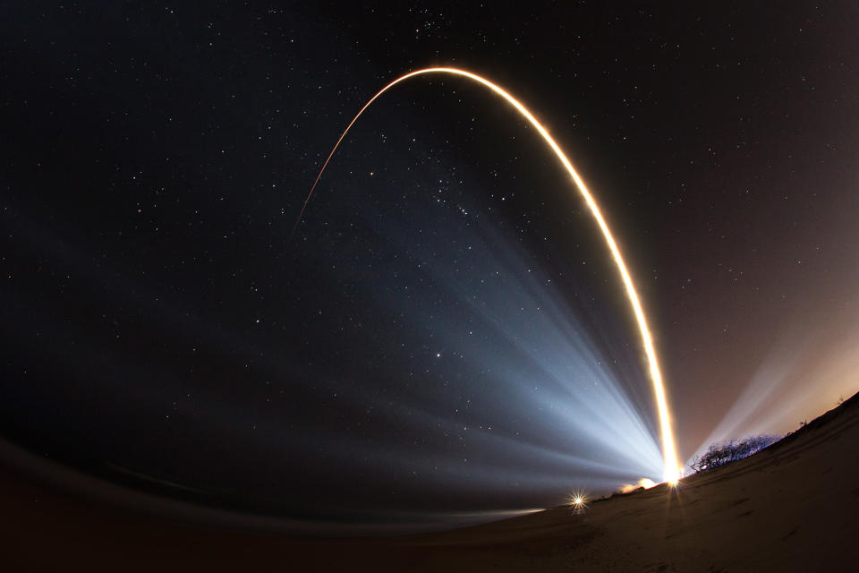 Atlas V Rocket Launches US Missile-Warning Satellite