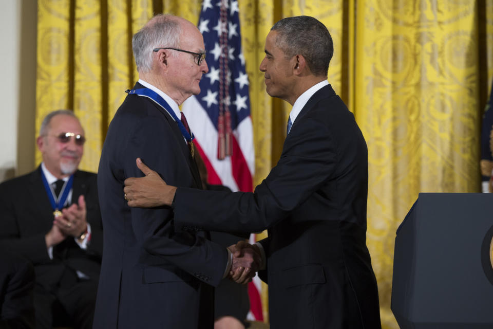 President Barack Obama awarded Ruckelshaus the Presidential Medal of Freedom in 2015. (Photo: Evan Vucci/ASSOCIATED PRESS)