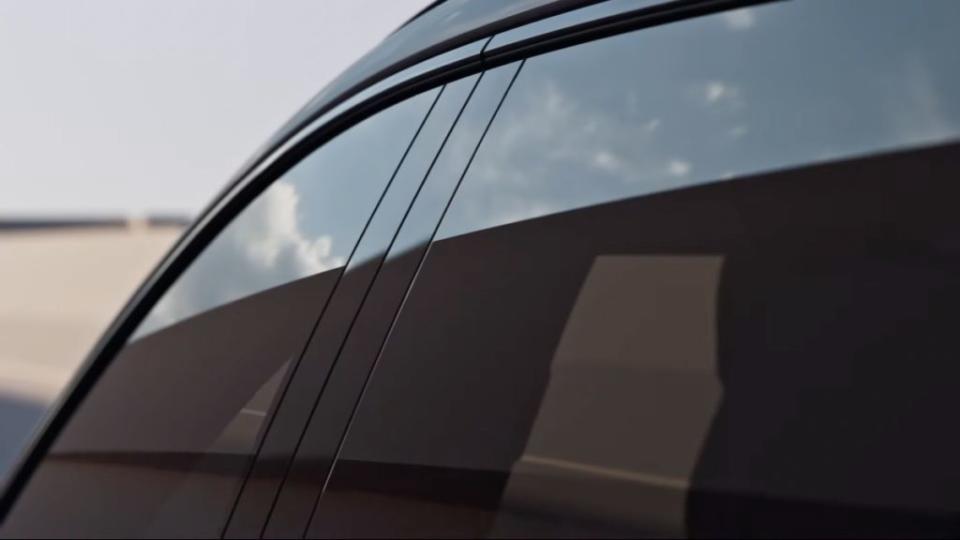 就連兩扇車窗的窗框連接也相當平整。(圖片來源/ Volvo)