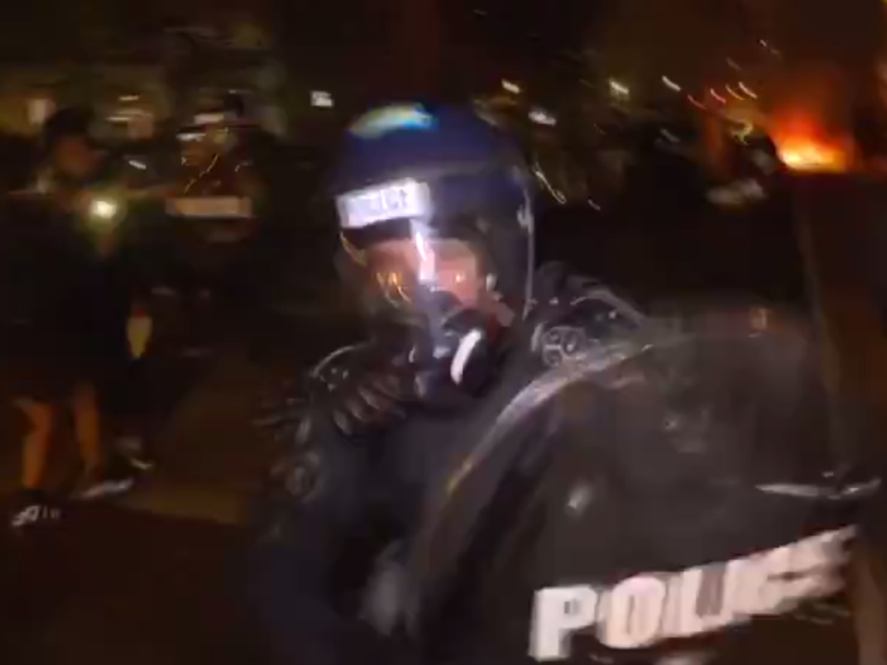 Police in Washington DC attack BBC cameraman: @AleemMaqbool