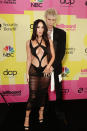 <p>Acompañada de su nuevo novio, <a href="https://es.vida-estilo.yahoo.com/amas-2020-megan-fox-primera-alfombra-roja-con-machine-gun-kelly-125812177.html" data-ylk="slk:Machine Gun Kelly;elm:context_link;itc:0;sec:content-canvas;outcm:mb_qualified_link;_E:mb_qualified_link;ct:story;" class="link  yahoo-link">Machine Gun Kelly</a>, y estrenando un desafortunado vestido de Mugler, así llegó Megan Fox a los Billboard Music Awards 2021. ¡Sin comentarios! (Foto: Todd Williamson / NBCU Photo Bank via Getty Images)</p> 