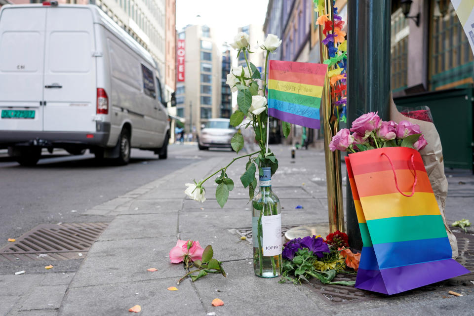 Atentado a bar gay em Oslo deixou duas pessoas mortas e 21 feridas. (Foto: Terje Pedersen/NTB/via REUTERS)