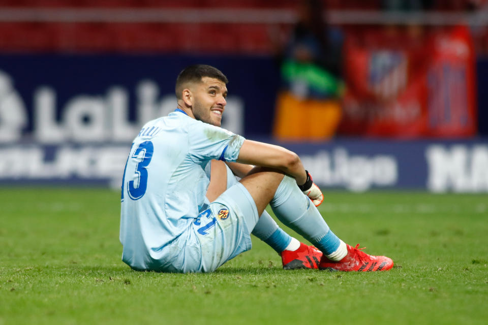 Gero Rulli se lamenta tras el gol en propia puerta de Mandi que dio el empate al Atleti frente al Villarreal en el tiempo de descuento. (Foto: Oscar J. Barroso / Europa Press / Getty Images).