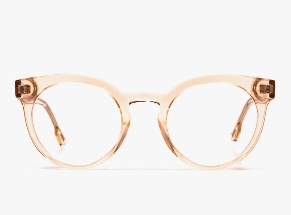 <a href="https://fave.co/2X82txK" target="_blank" rel="noopener noreferrer">Find them for $85 at DIFF Eyewear</a>.