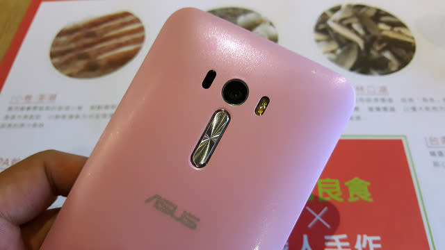 Zenfone Selfie 動手玩實拍 & imos保護貼包膜記