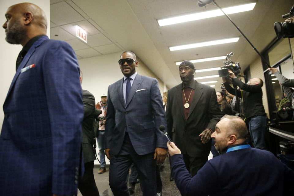 R. Kelly arrives at family court for his hearing about child support on March 6 in Chicago. (Photo: Nuccio DiNuzzo/Getty Images)