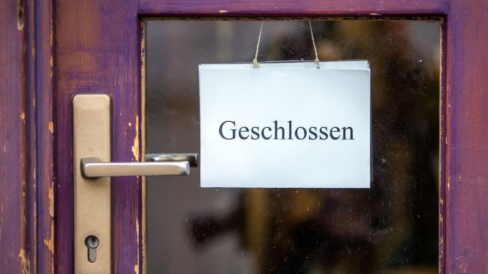 Viele Läden waren insgesamt über Monate geschlossen - wie hier Anfang des Jahres in Schwerin.