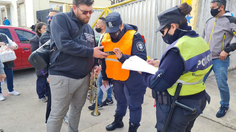 El sistema Liga Segura obliga a que los hinchas presenten una credencial con código QR para ingresar al estadio.