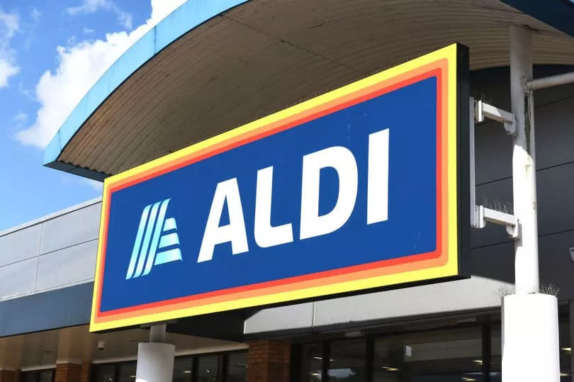 Aldi store sign External Store Sign