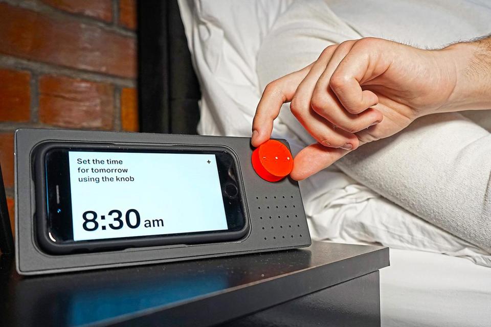 Matteo Bandi's alarm clock, which prevents the smartphone in it from being used: Matteo Bandi