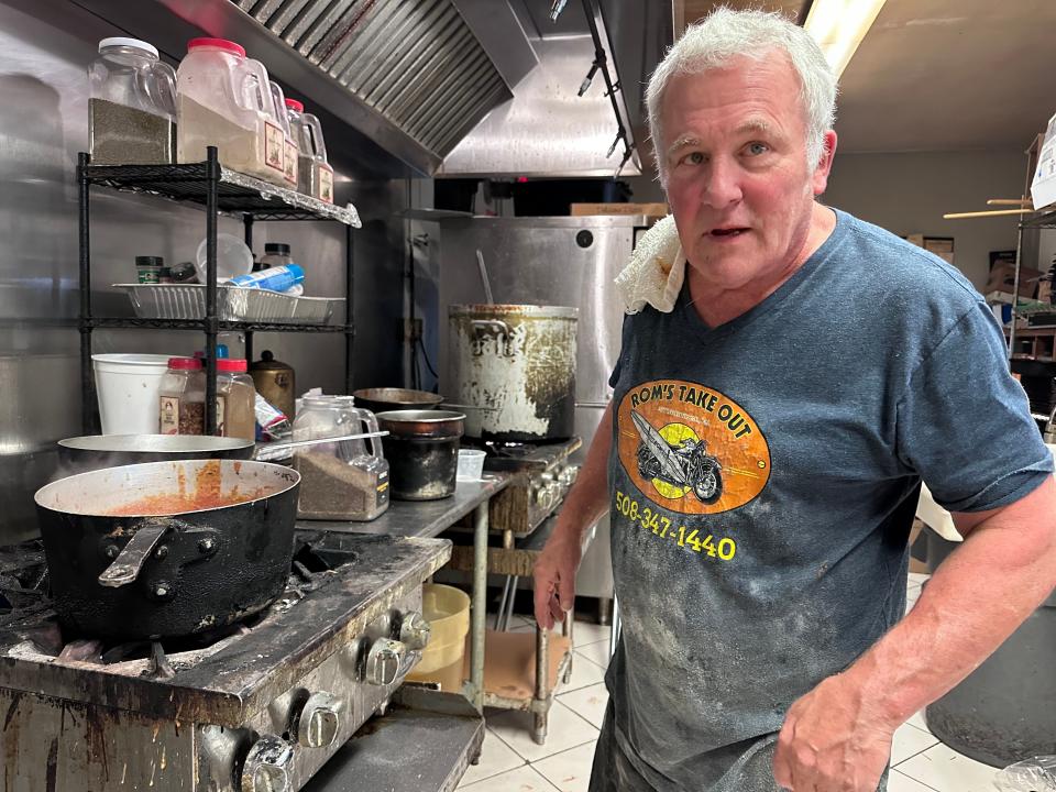 "We have such a good following, such good people. I'll miss them." Rom's Takeout/Giovanello's Italian Market owner David Roscioli will be turning out the lights on his eatery for good at the close of business Saturday.