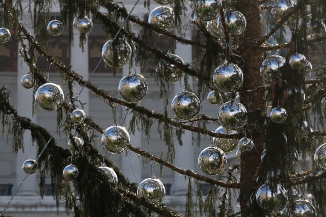 CHRISTMAS-SEASON/ITALY-TREE