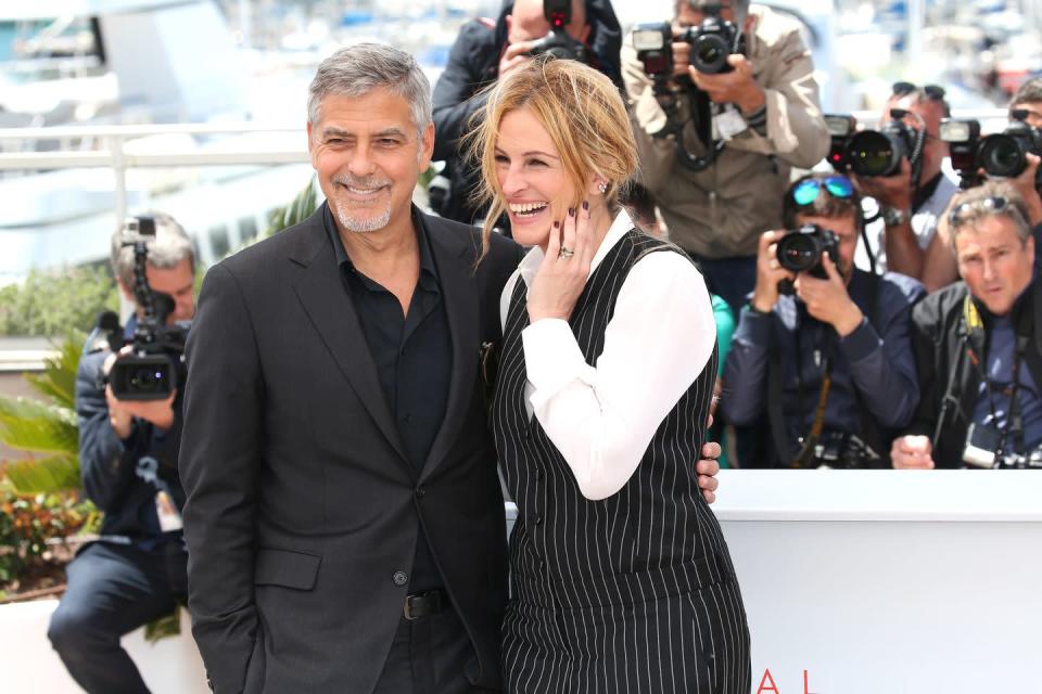 <p><strong>Fecha de estreno</strong>: 16 de septiembre</p><p>Julia Roberts y George Clooney, buenos amigos en la vida real, se reunirán en una nueva película. Aquí tendremos ocasión de ver a las dos estrellas en una cinta romántica, interpretando a una pareja divorciada que intentan que su hija no comenta el mismo error que ellos. Kaitlyn Dever estará también en la cinta. </p>