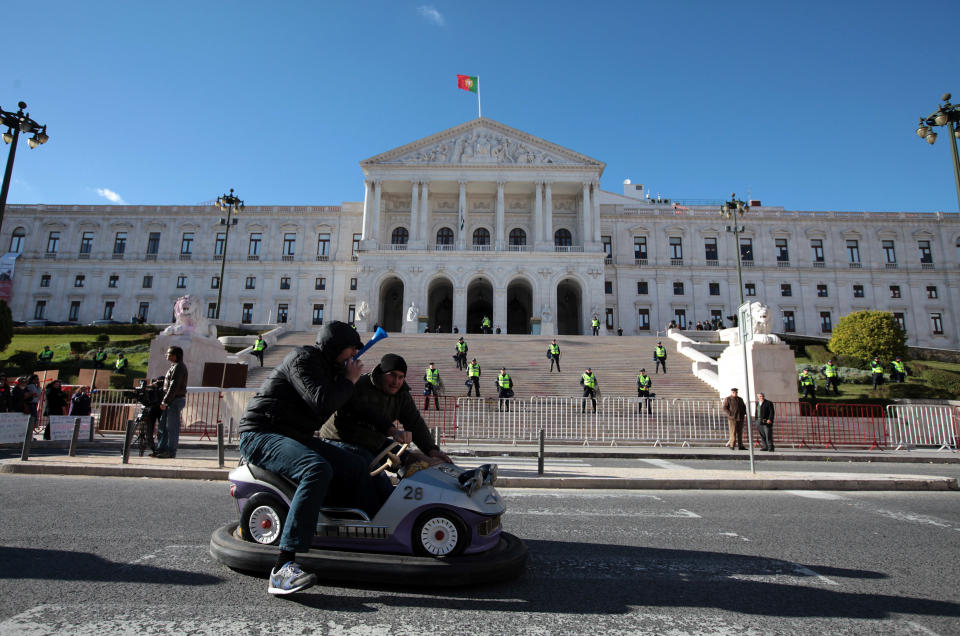 <strong>Precio de un litro de gasolina</strong>: 1,50 euros. <br><br>Foto:AP Photo/Armando Franca