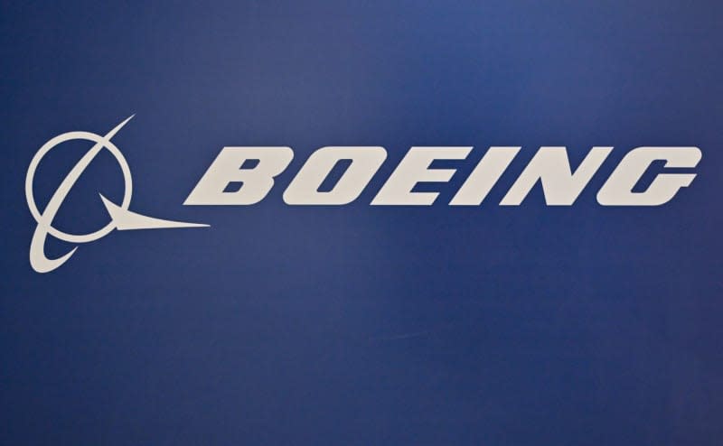 The logo of the American aircraft manufacturer Boeing. Patrick Pleul/dpa