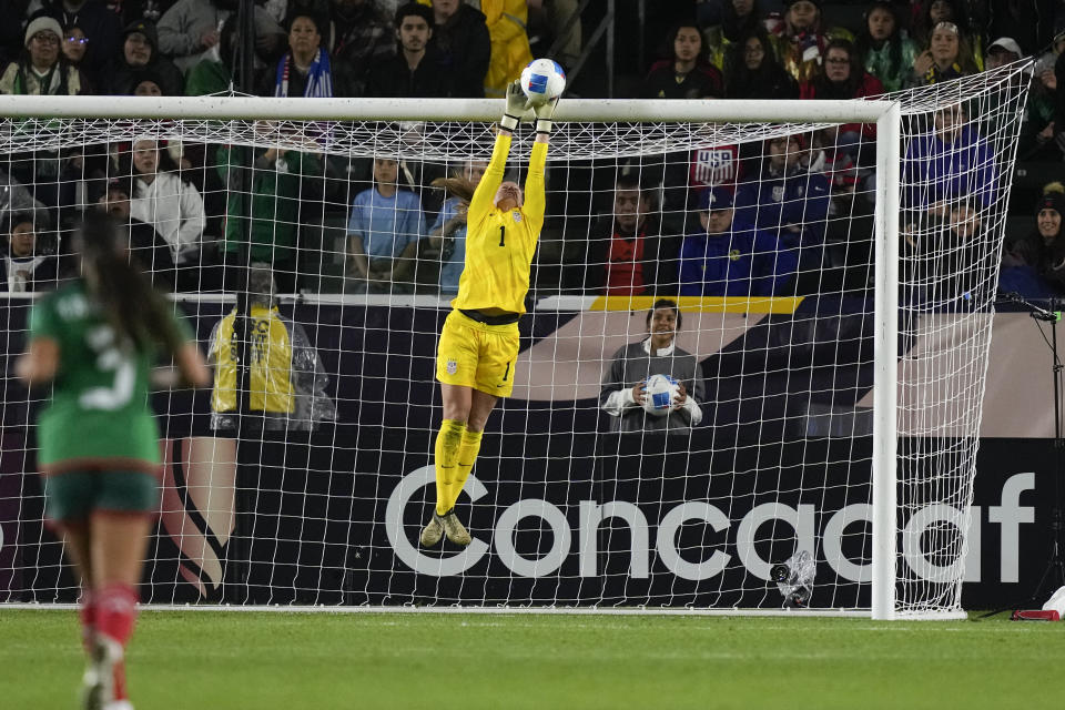 United States goalkeeper Alyssa Naeher blocks a shot attempt during a CONCACAF Gold Cup women's soccer tournament match against Mexico, Monday, Feb. 26, 2024, in Carson, Calif. (AP Photo/Ryan Sun)