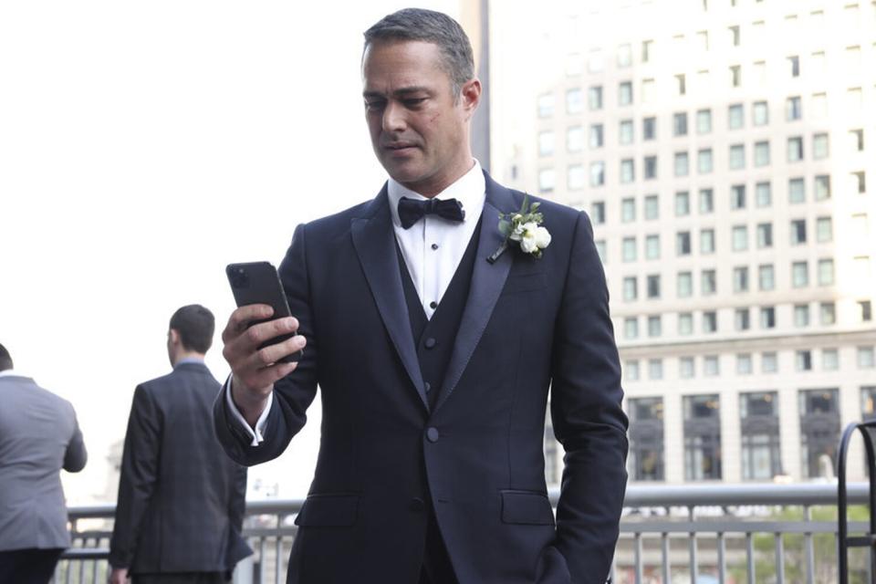 CHICAGO FIRE -- "The Magnificent City of Chicago" Episode 1022 -- Pictured: Taylor Kinney as Kelly Severide