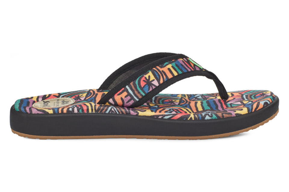 Sanuk, Pacific Pride Foundation, sandals, collaborations, thong sandals, all gender sandals, shoes, Pride, Pride 2023, Pride Month, LGBT, LGBTQ, LGBTQIA+, LGBT Pride, collections, Pride collections