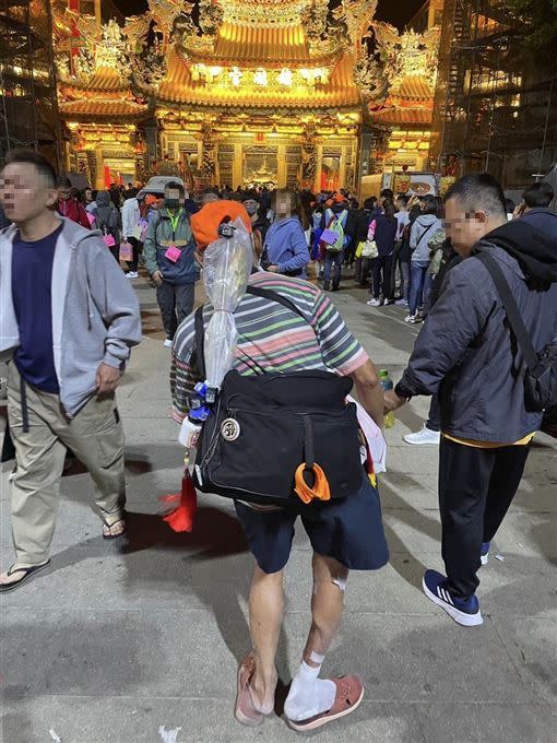 勇腳伯跟隨白沙屯媽祖的腳步，日前徒步抵達大甲鎮瀾宮。（圖／翻攝自白沙屯媽祖粉絲團 公開社團 臉書）