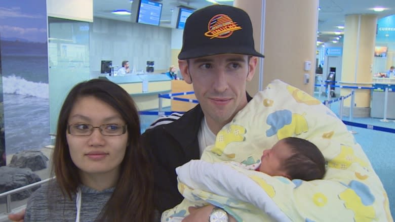 Ada Guan, Wes Branch, parents of baby Chloe born on plane, regret seeking $50K