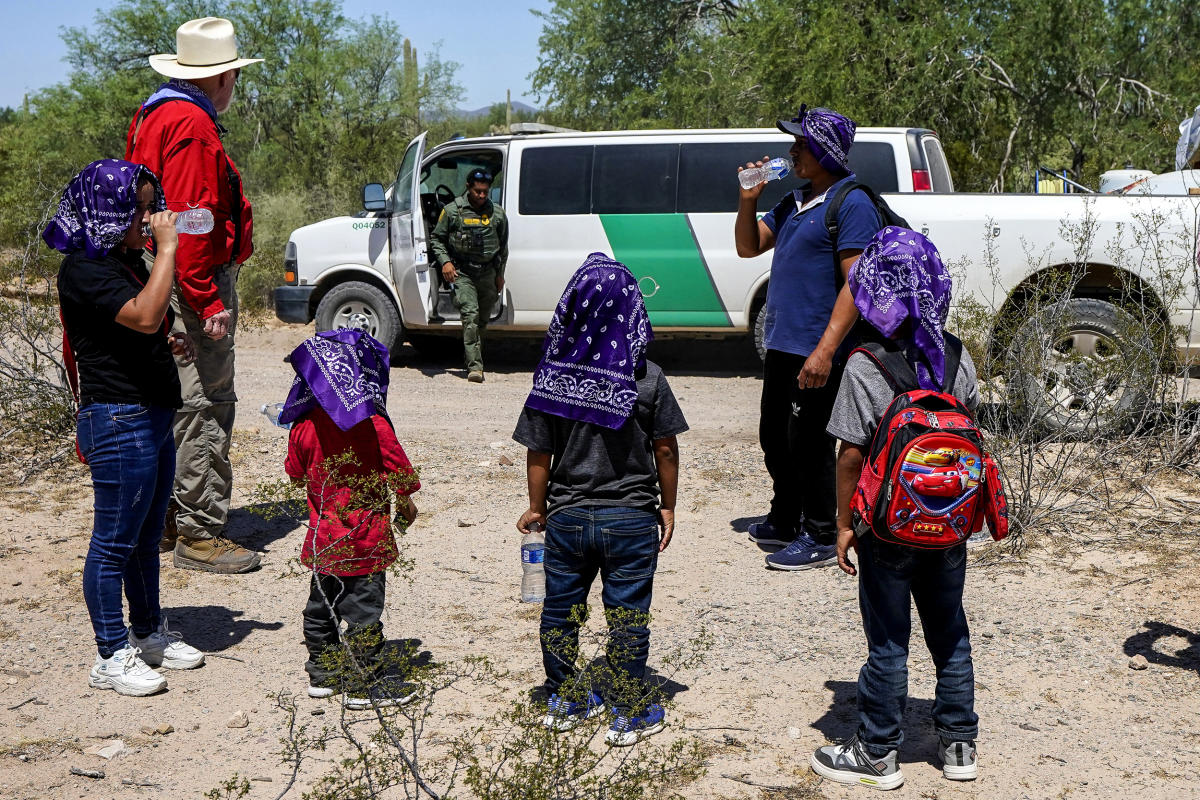 Illegal border crossings are on the rise: 7,500 migrants were stopped on Sunday alone