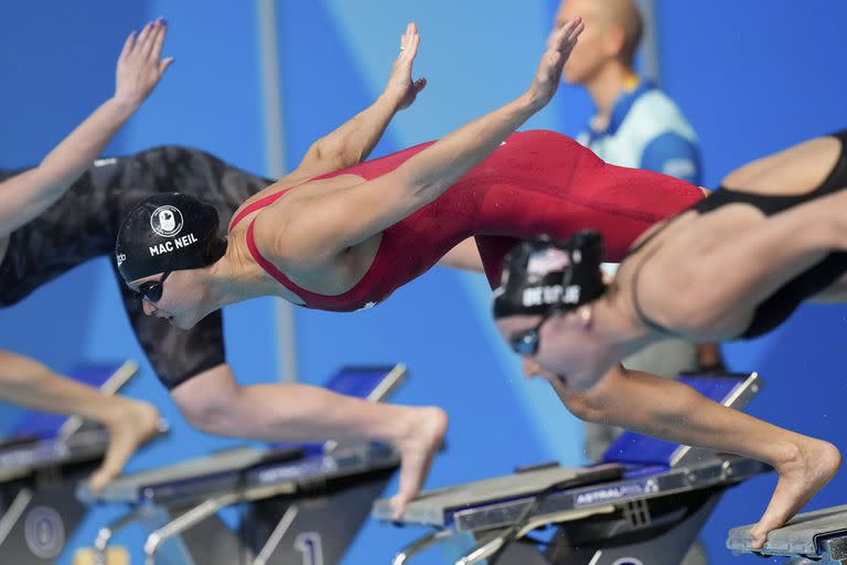 Maggie Mac Neil se lanza al agua en los 50 metros libre, uno de los oros que ganó en los Panamericanos