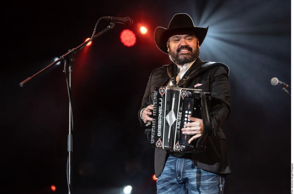 Ricky Muñoz, vocalista del grupo Intocable.