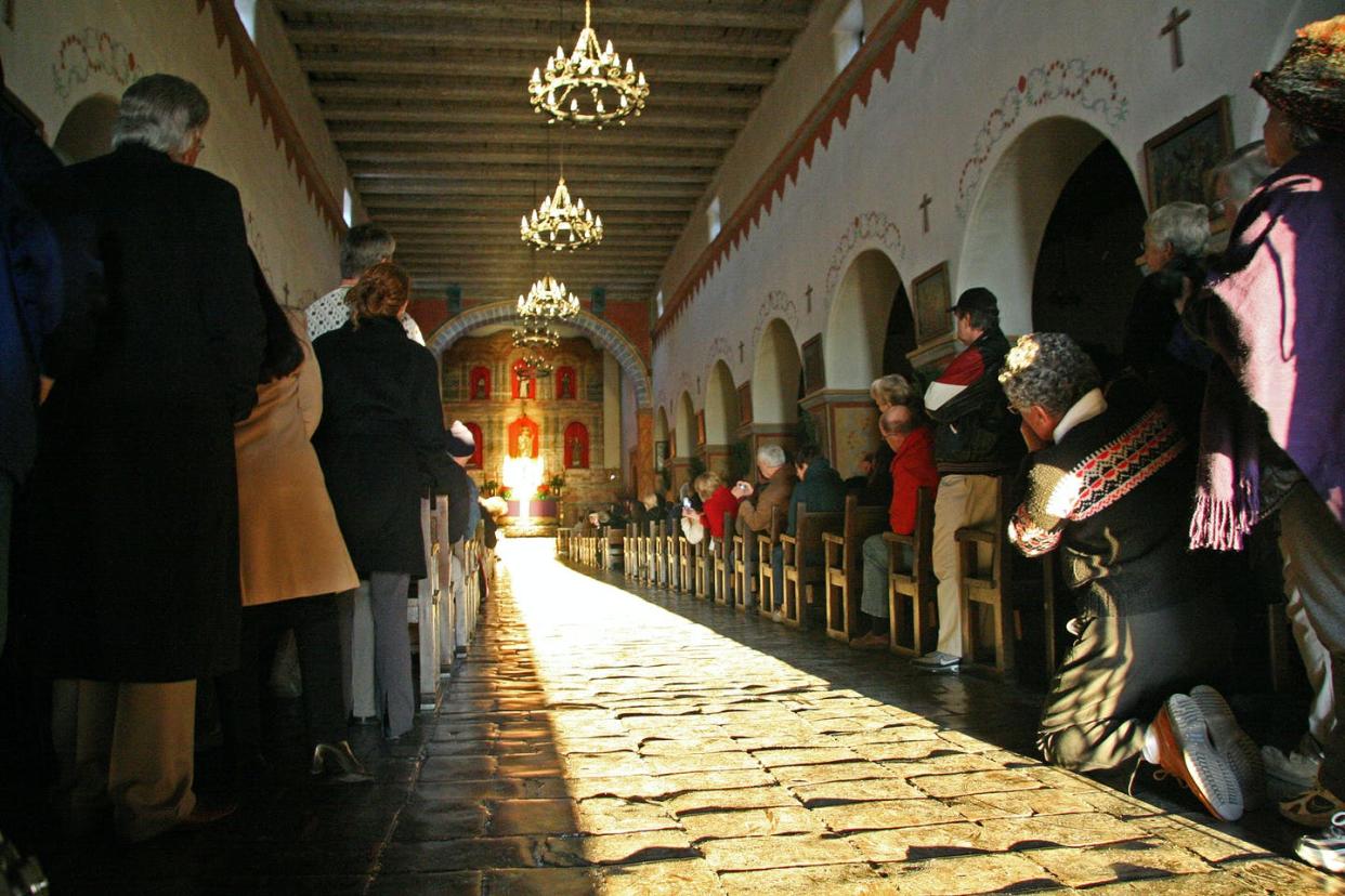 <span class="caption">The 2007 midwinter solstice illumination of the main altar tabernacle of Old Mission San Juan Bautista, California.</span> <span class="attribution"><span class="source">Rubén G. Mendoza/Ancient Editions</span>, <a class="link " href="http://creativecommons.org/licenses/by-nd/4.0/" rel="nofollow noopener" target="_blank" data-ylk="slk:CC BY-ND;elm:context_link;itc:0;sec:content-canvas">CC BY-ND</a></span>