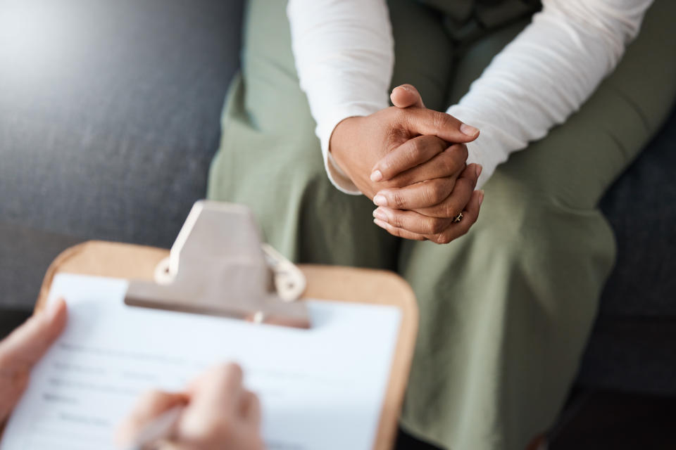 Es muy importante considerar buscar ayuda con un profesional para obtener las herramientas que nos guíen hacia una vida normal y sin angustias con relación al sexo. (Getty Creative)