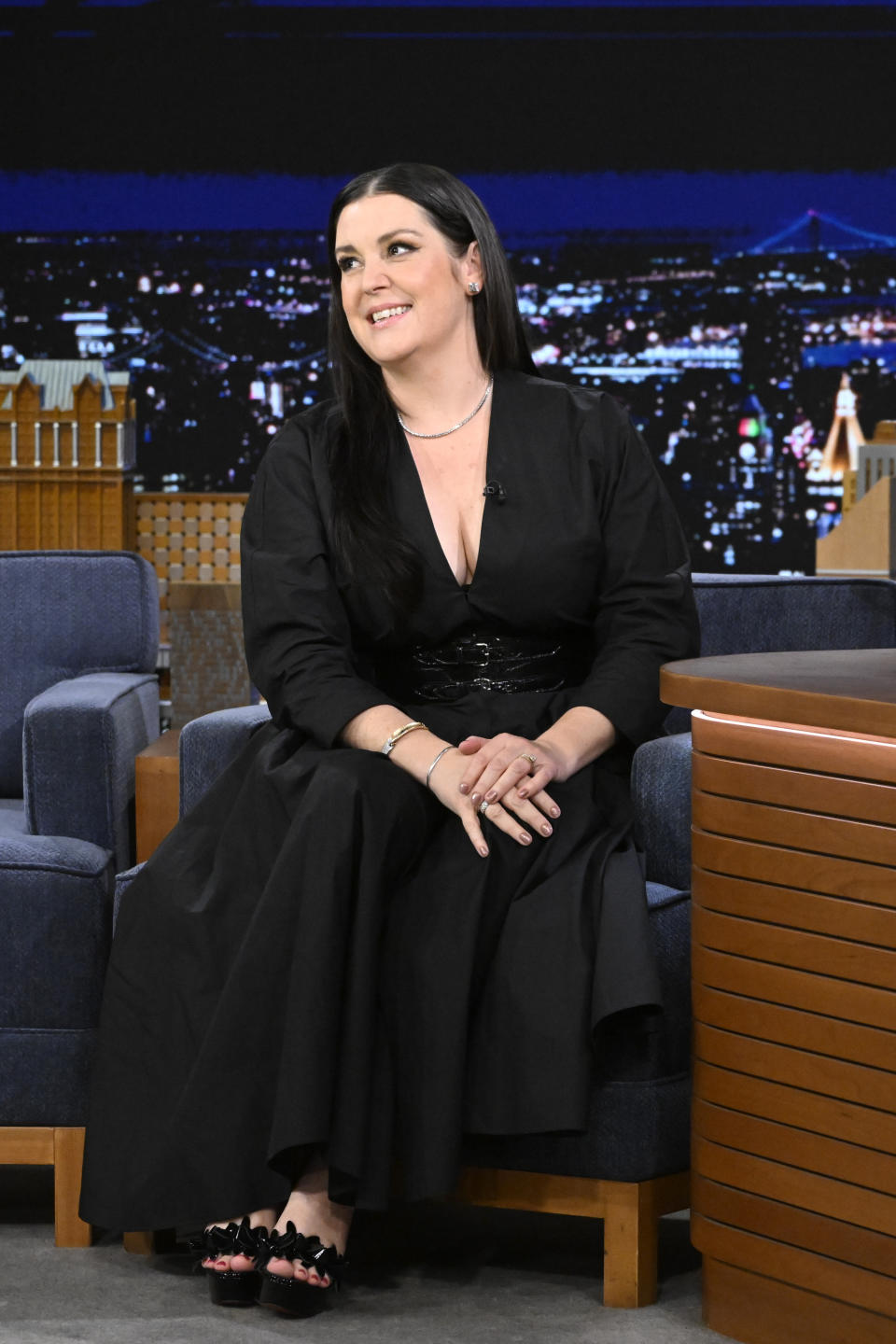 Closeup of Melanie Lynskey on "The Tonight Show"