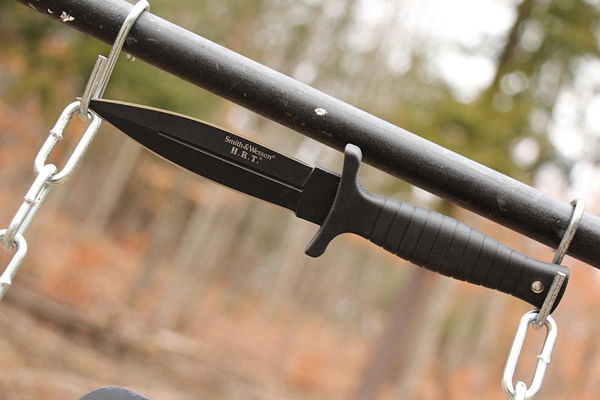 When You Really Need a Knife That Won't Fail, Bring Along the Best Fixed-Blade  Knife