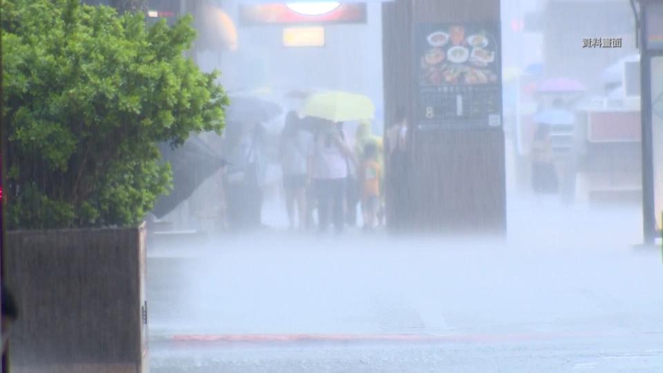 隨著「海葵」逐漸靠近，各地雨勢漸增。（圖／東森新聞）