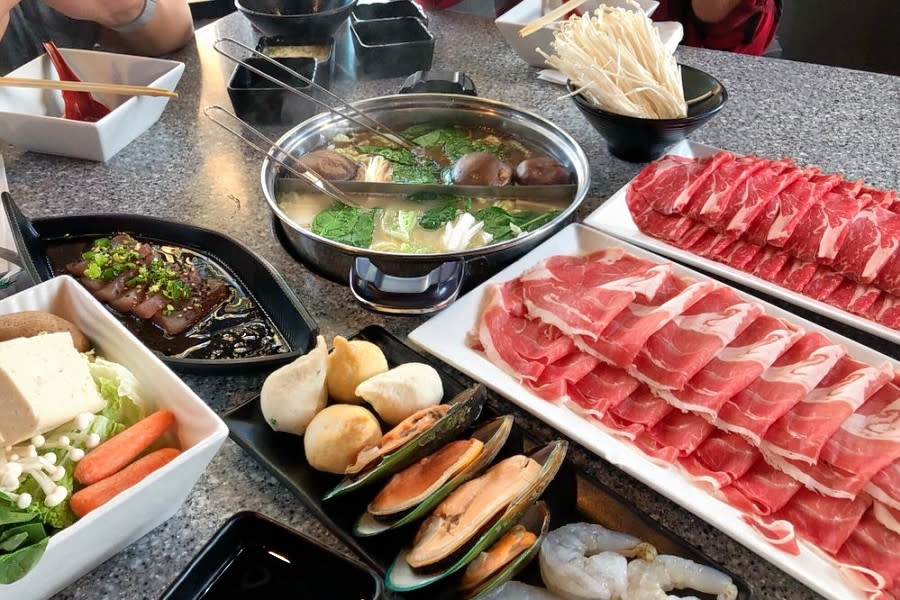 <b>Photo: mei w./<a href="https://yelp.com/biz_photos/heat-shabu-baru-sacramento-6?utm_campaign=207c111e-97a1-4a45-a779-28ac5387157c%2Cb65a234a-3bfb-434f-bf12-76e153d559a6&utm_medium=81024472-a80c-4266-a0e5-a3bf8775daa7" rel="nofollow noopener" target="_blank" data-ylk="slk:Yelp;elm:context_link;itc:0;sec:content-canvas" class="link ">Yelp</a></b>