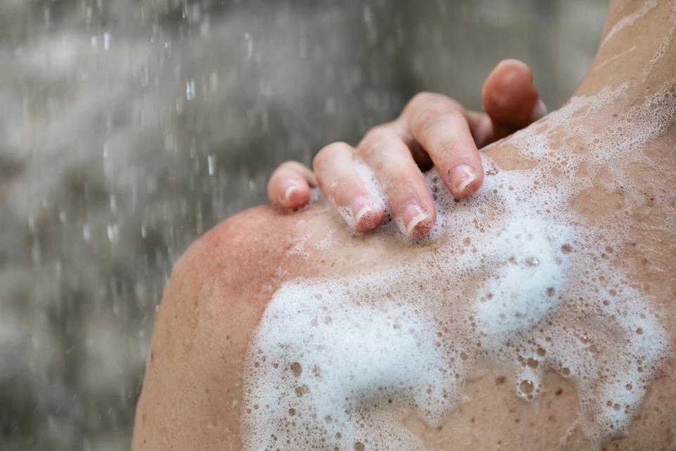 Duschgel lässt sich leicht selber machen und spart damit jede Menge Plastik ein. (Symbolbild: Getty Images)