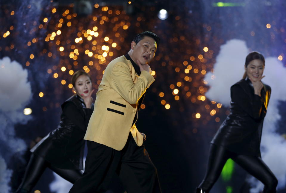 South Korean singer Psy performs during a countdown event to celebrate New Year in Seoul, South Korea, December 31, 2015.  REUTERS/Kim Hong-Ji