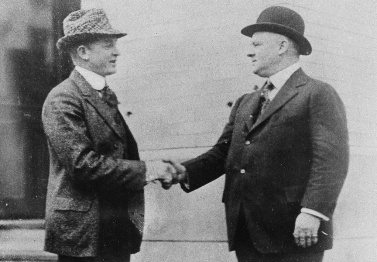 John McGraw (R) with Christy Mathewson in 1913. (AP Photo)